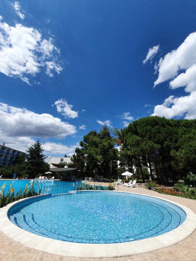Balaton Hotel Slăntjev Brjag Exteriör bild