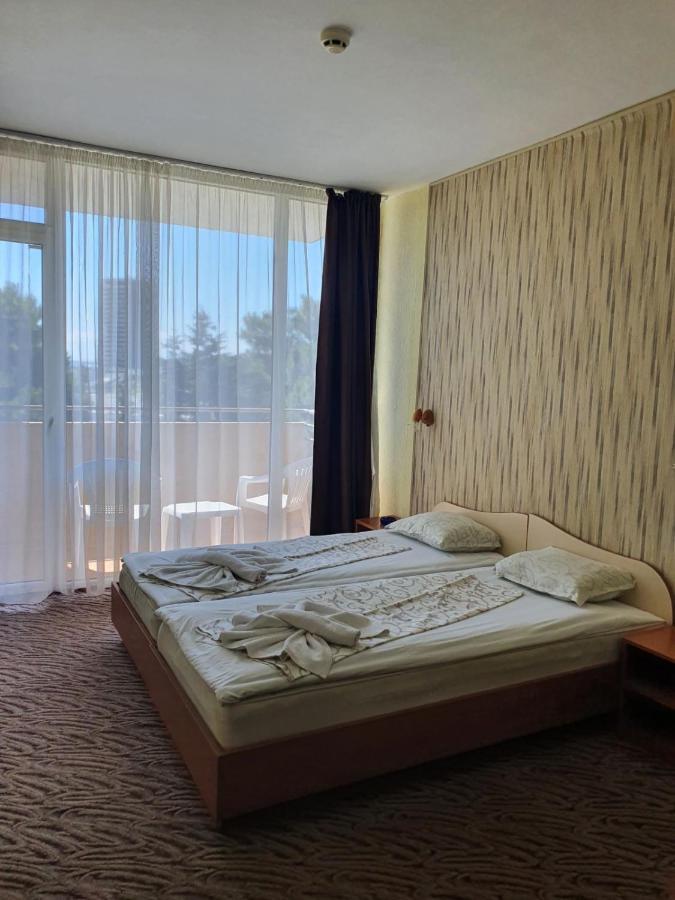 Balaton Hotel Slăntjev Brjag Exteriör bild