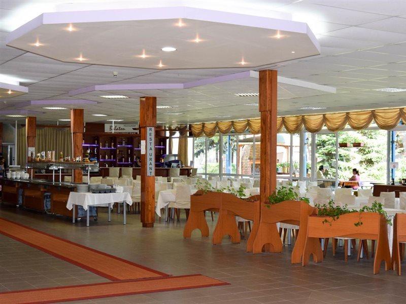 Balaton Hotel Slăntjev Brjag Exteriör bild