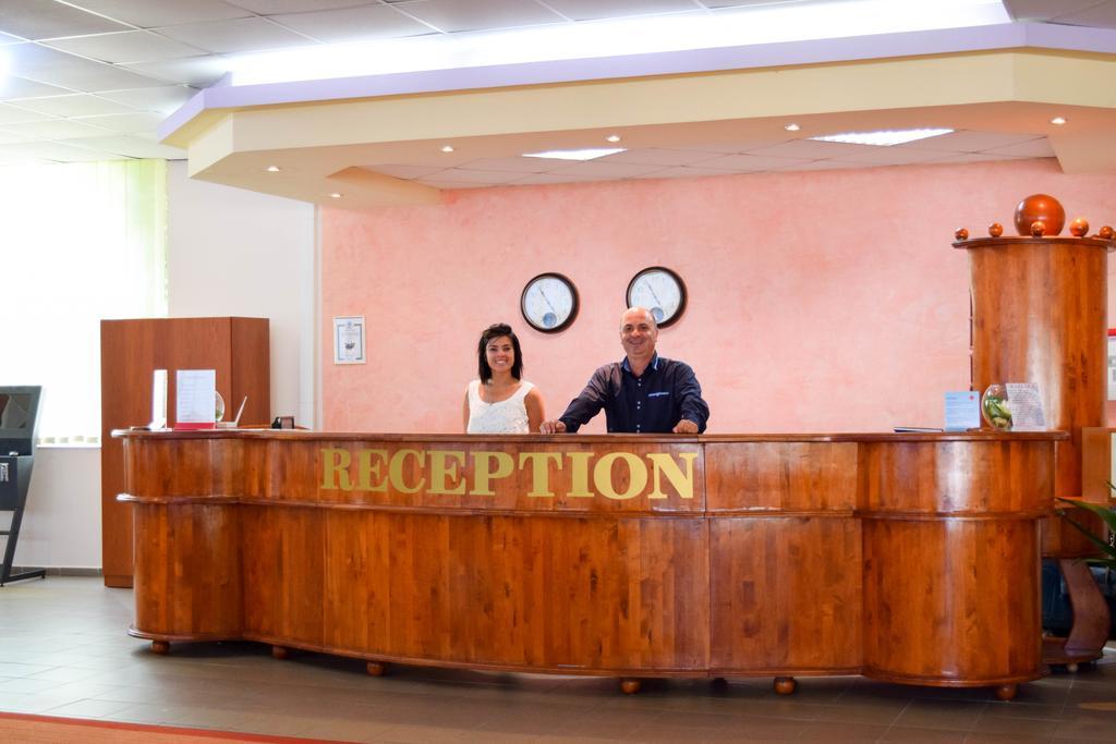 Balaton Hotel Slăntjev Brjag Exteriör bild
