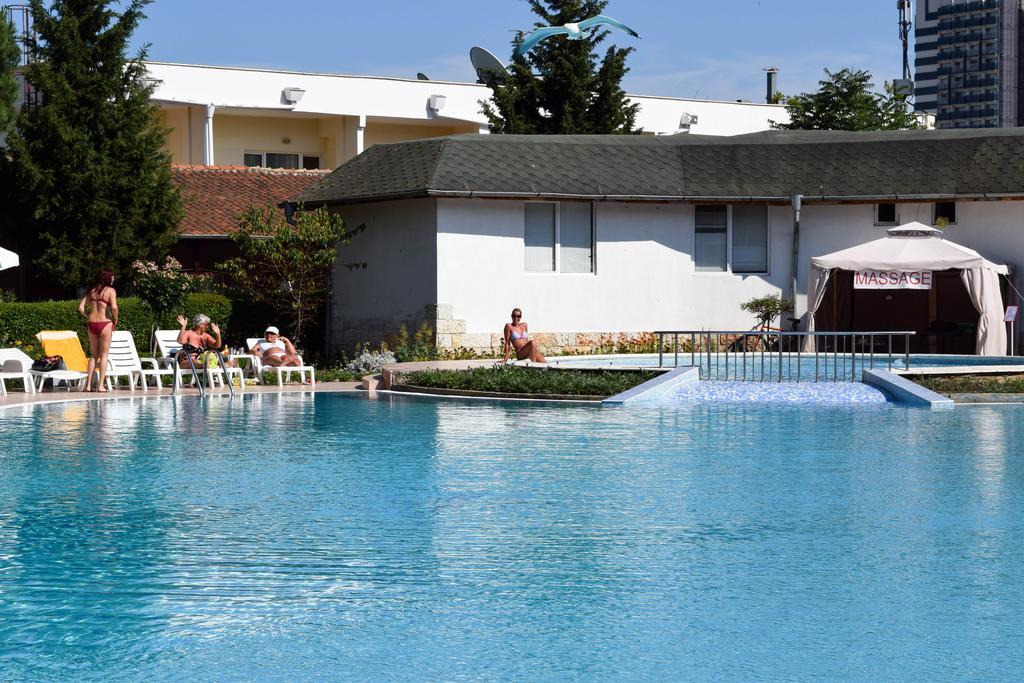 Balaton Hotel Slăntjev Brjag Exteriör bild
