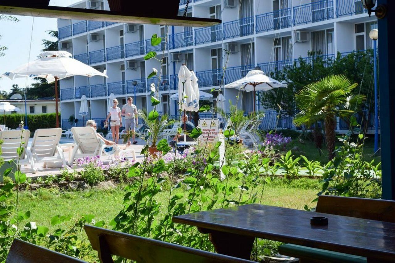 Balaton Hotel Slăntjev Brjag Exteriör bild
