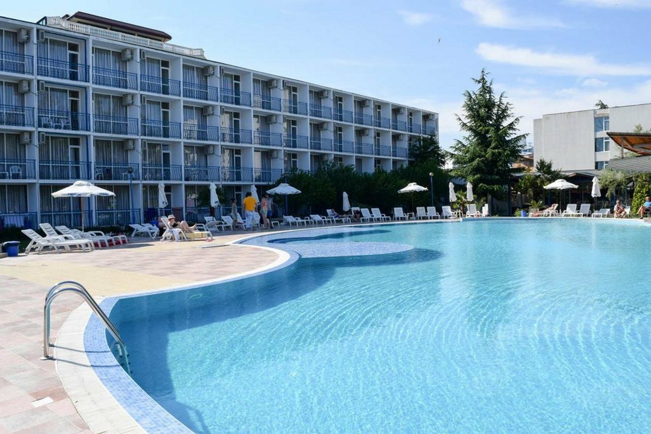 Balaton Hotel Slăntjev Brjag Exteriör bild