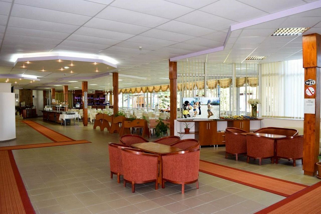 Balaton Hotel Slăntjev Brjag Exteriör bild